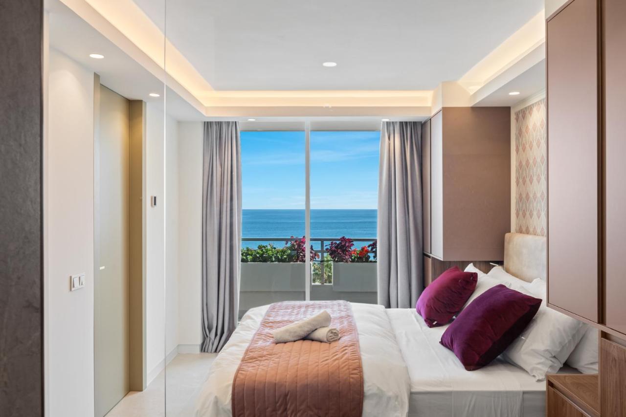 Fully Renovated Frontline Flat Marbella Exterior foto