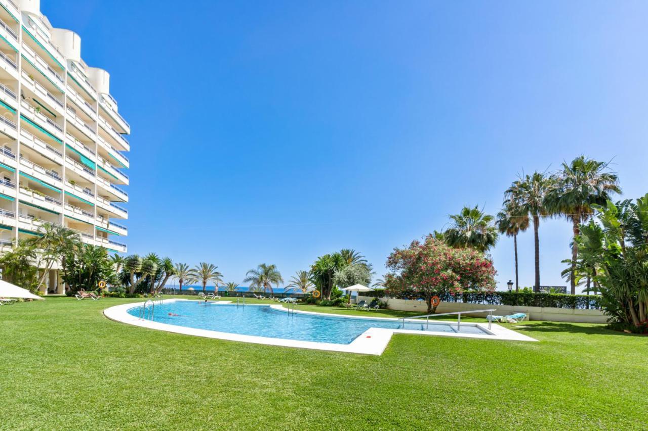 Fully Renovated Frontline Flat Marbella Exterior foto